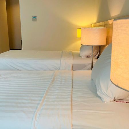 Nhi Phi Hotel Нячанг Екстер'єр фото