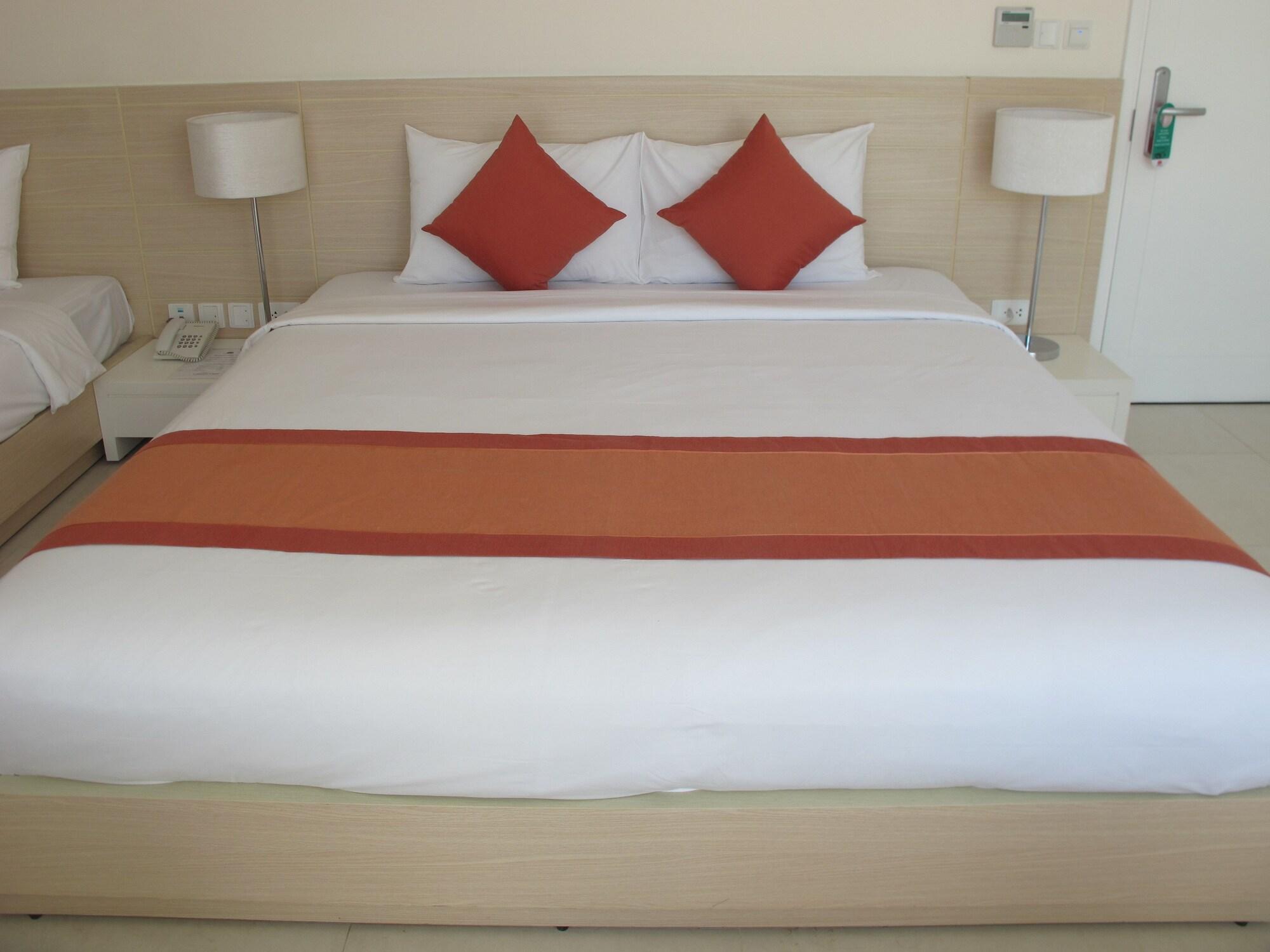 Nhi Phi Hotel Нячанг Екстер'єр фото