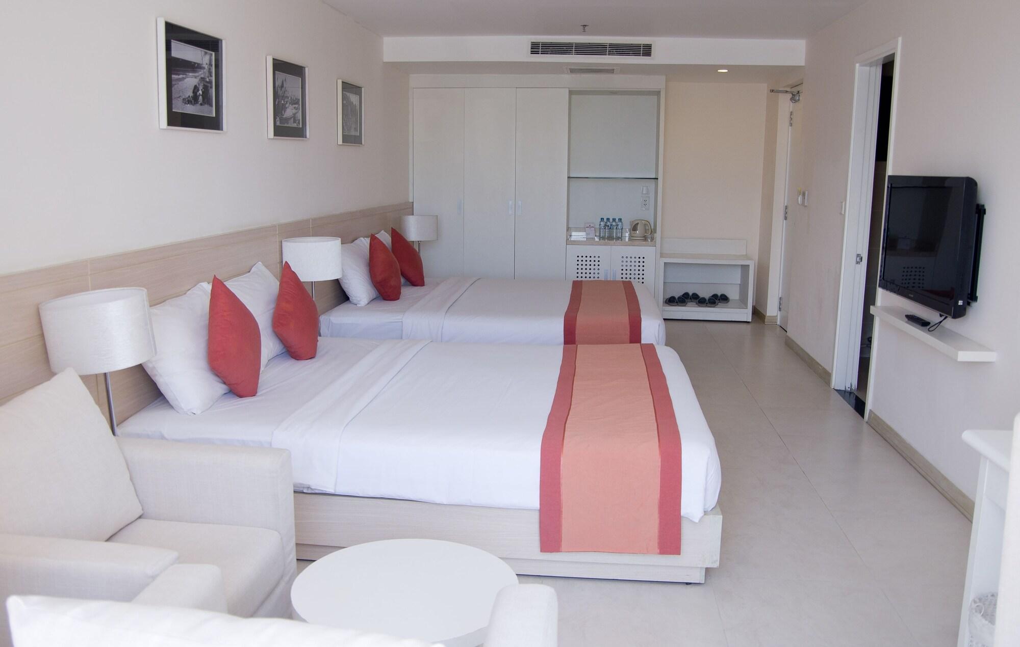 Nhi Phi Hotel Нячанг Екстер'єр фото