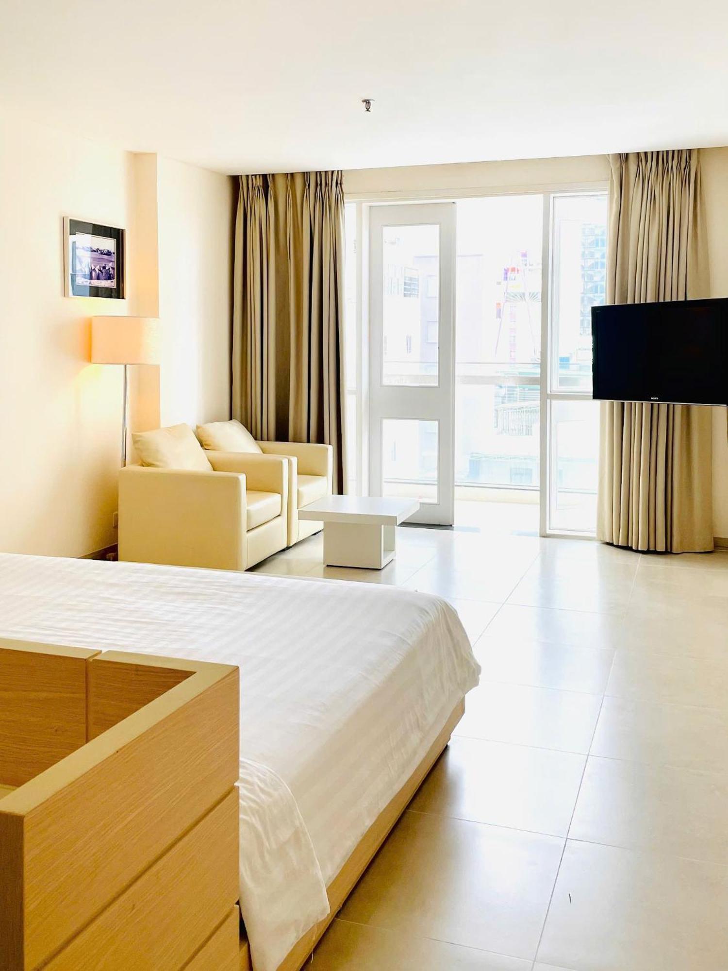 Nhi Phi Hotel Нячанг Екстер'єр фото