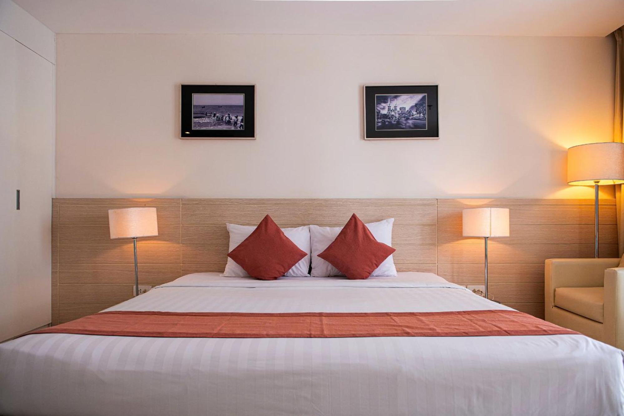 Nhi Phi Hotel Нячанг Екстер'єр фото