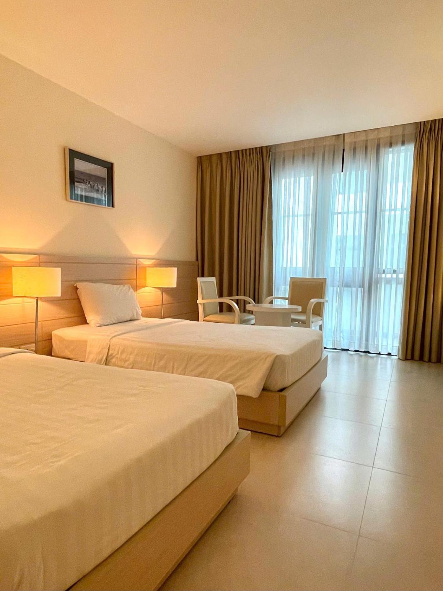 Nhi Phi Hotel Нячанг Екстер'єр фото