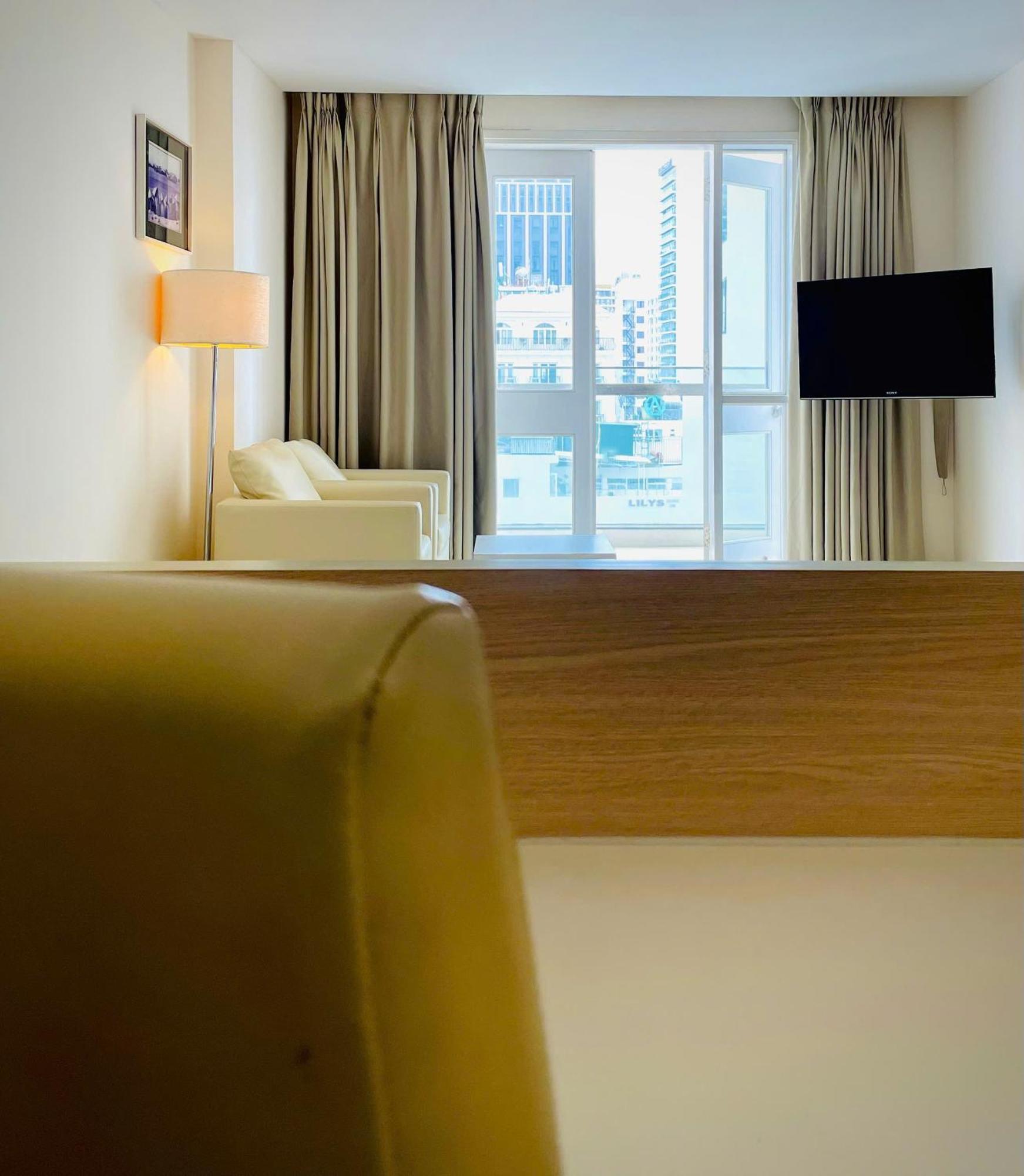 Nhi Phi Hotel Нячанг Екстер'єр фото