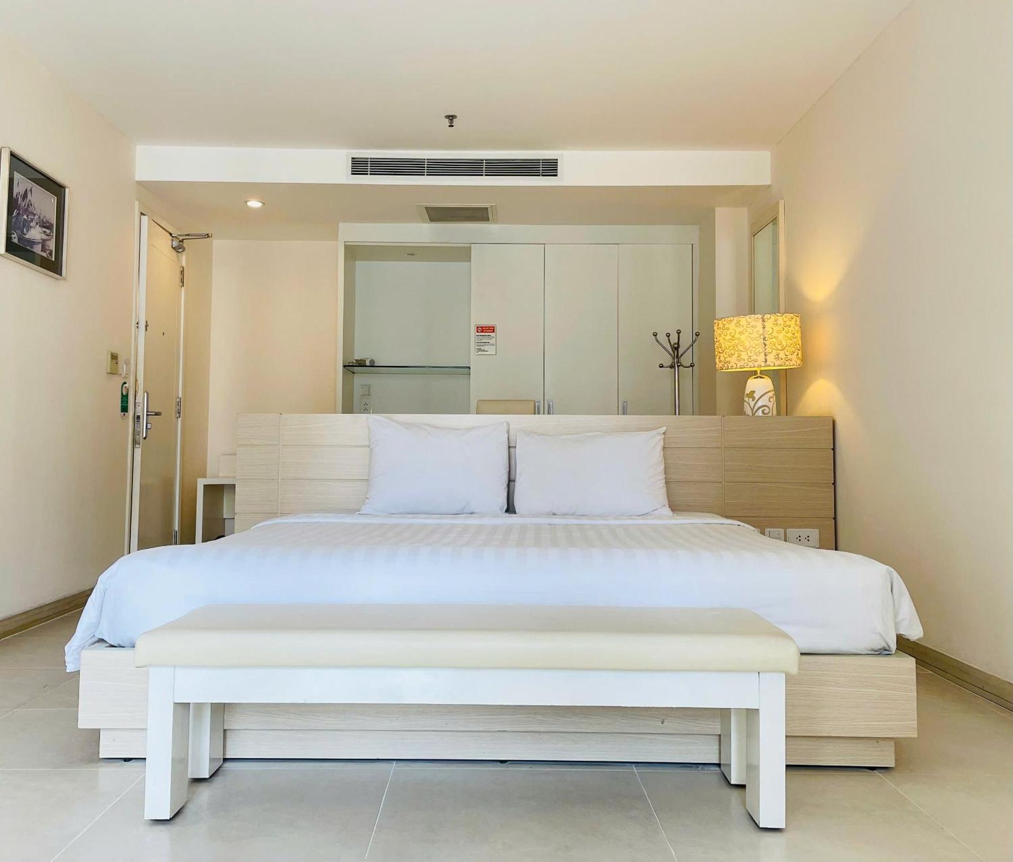Nhi Phi Hotel Нячанг Екстер'єр фото