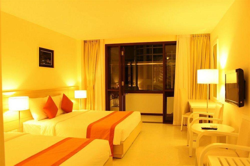 Nhi Phi Hotel Нячанг Екстер'єр фото