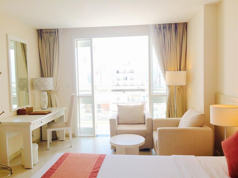Nhi Phi Hotel Нячанг Екстер'єр фото